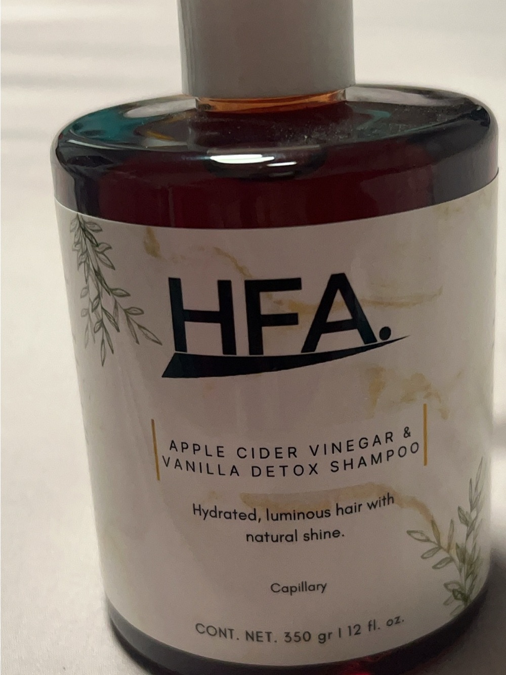 FA Apple Cider Vinegar & Vanilla Detox Shampoo - brown and white